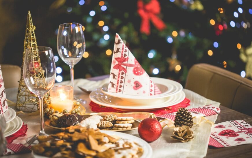 Deck the Halls: How to Host the Ultimate Christmas Party